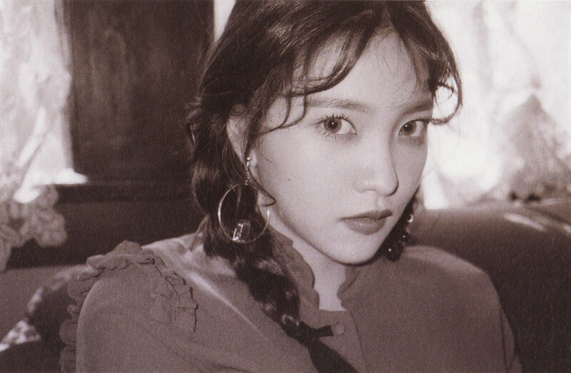 Red Velvet - 2nd Album 'Perfect Velvet' (Scans) documents 3