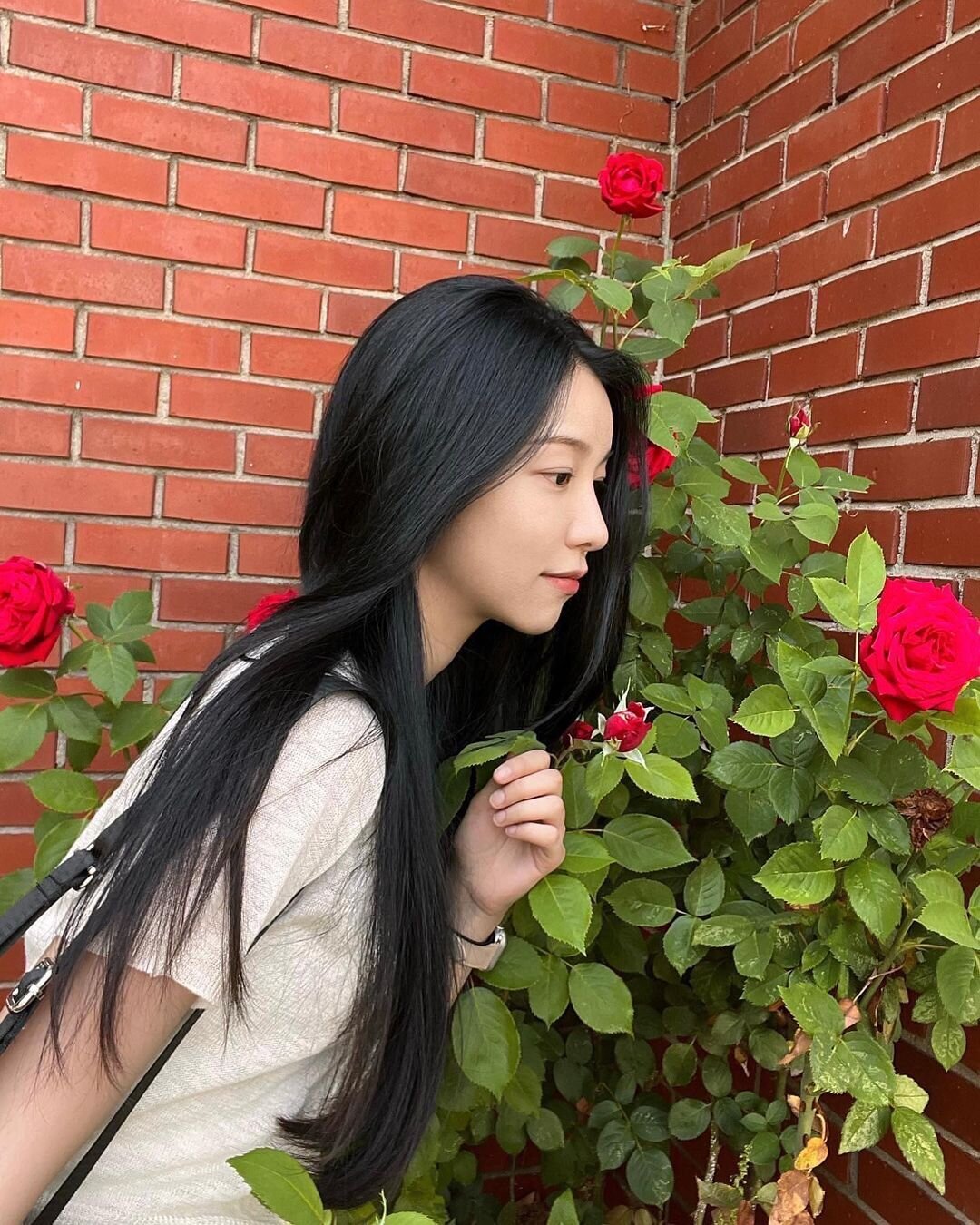 220517 - Hyeonju Instagram Update | kpopping
