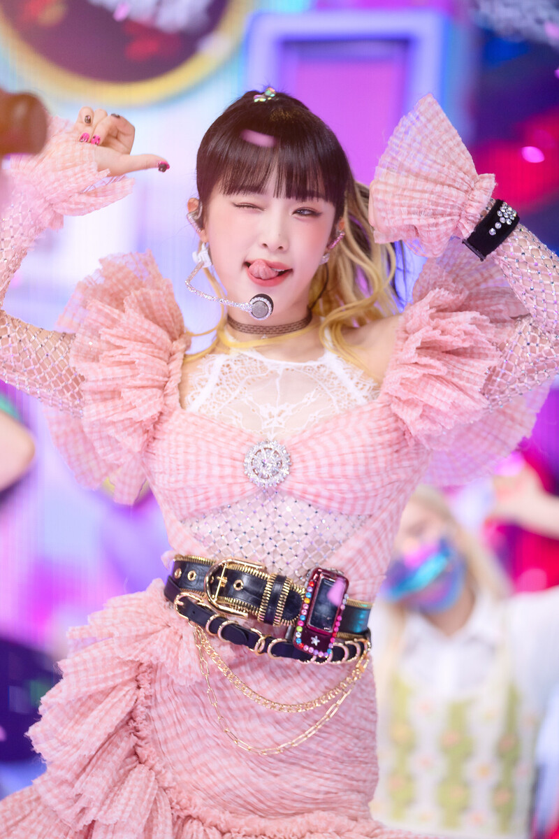 220807 YENA - 'SMARTPHONE' at Inkigayo documents 20