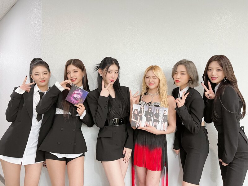 221204 Alexa Twitter Update with ITZY documents 2