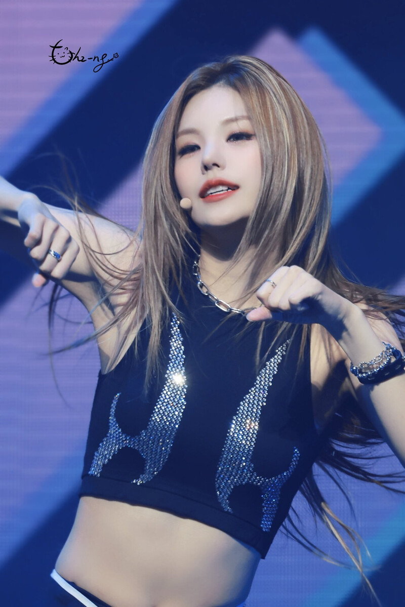 230617 ITZY Yeji - Lotte Duty Free Family Concert documents 2