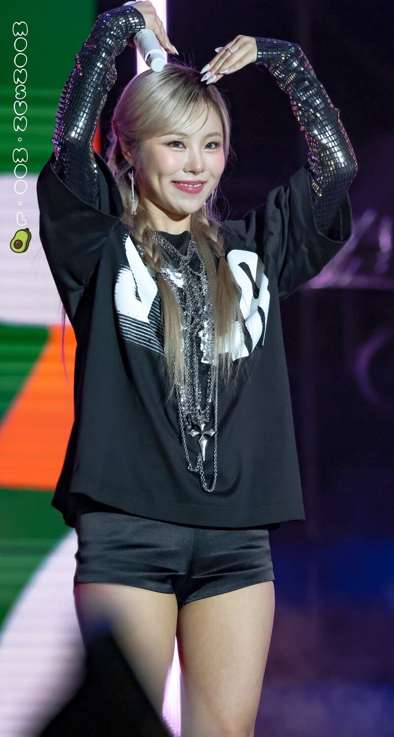 231222 Whee In at Tainan Christmas Rock Concert documents 5