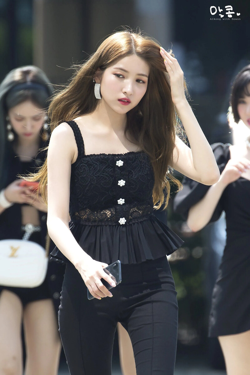 AlkongwithSowon-D_2Tt2lUIAAqk2W-20190719-10-31.jpg