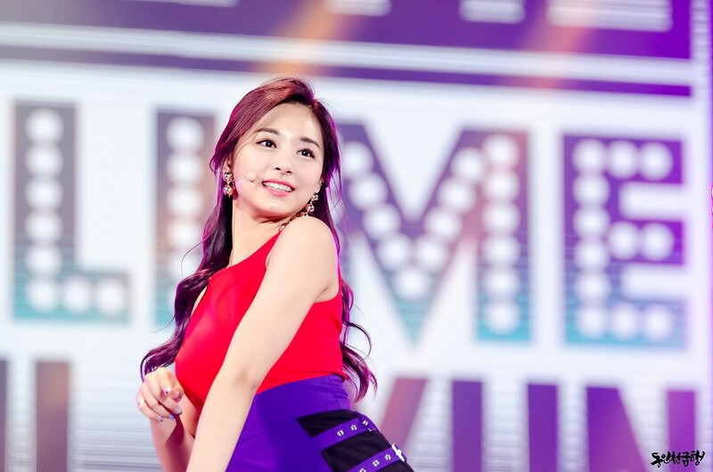 161008 TWICE Tzuyu - DMC Korean Music Wave documents 2