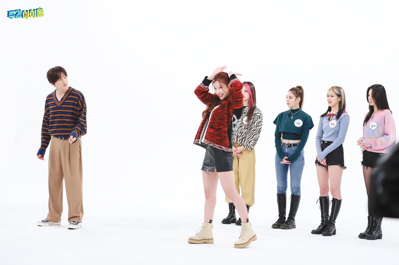 210929 MBC Naver Post - ITZY at Weekly Idol documents 1