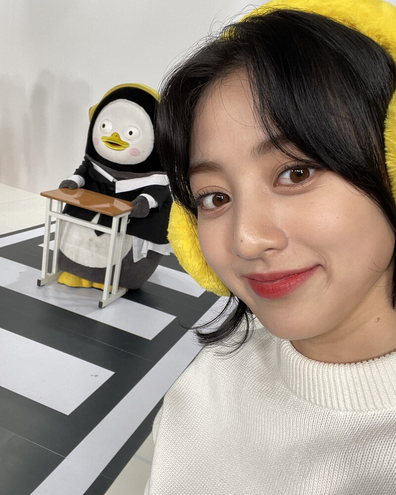 211113 TWICE Instagram Update - Jihyo documents 12