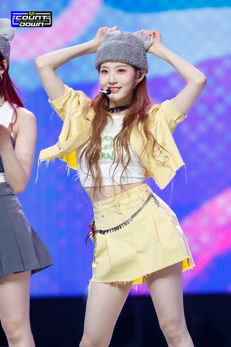 230302 STAYC Sieun 'Teddy Bear' at M Countdown documents 8