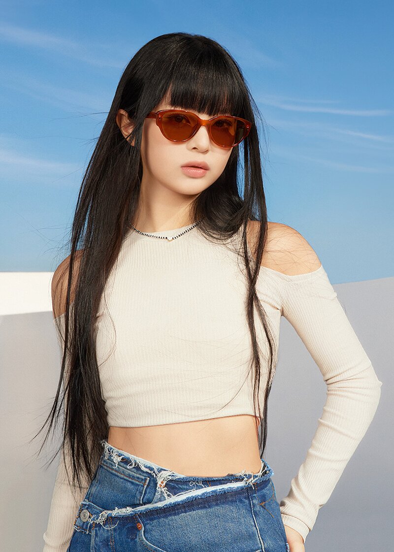 NewJeans for CARIN Sunglasses 2023 SS Collection documents 6