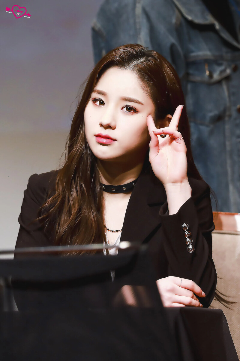 Jeon_HeeJin_com-1231590992458874880-ERd9QnWUcAYuXaG.jpg