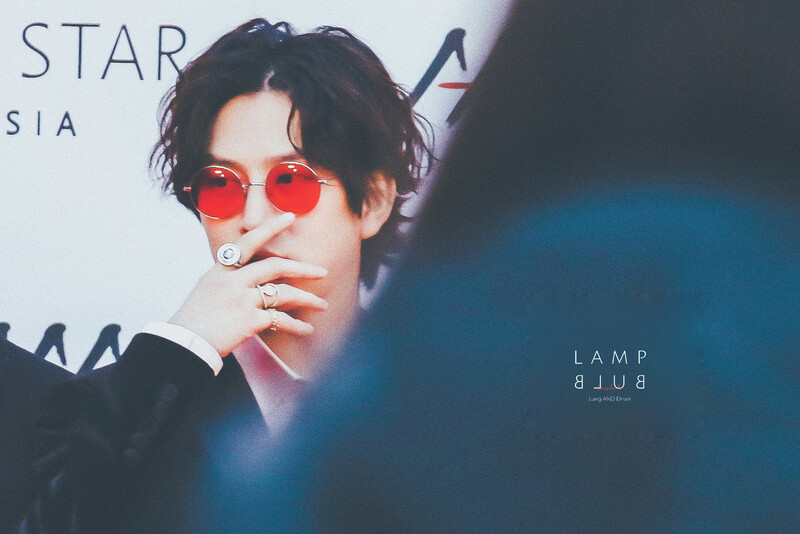 171115 Super Junior Heechul at Asian Artist Awards documents 3