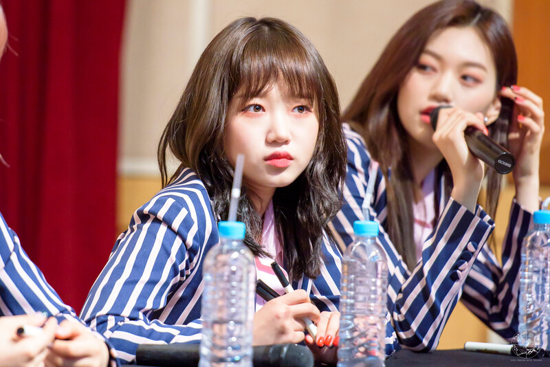 180401 Weki Meki Yoojung at Songpa & Jungu 'Lucky' Fansigns documents 1