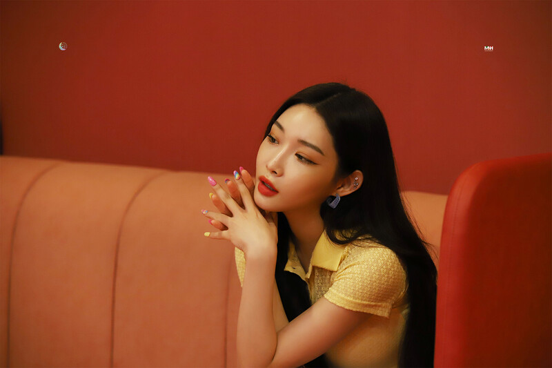 210730 MNH Naver Post - Chungha's Gelato Factory CF Behind documents 4