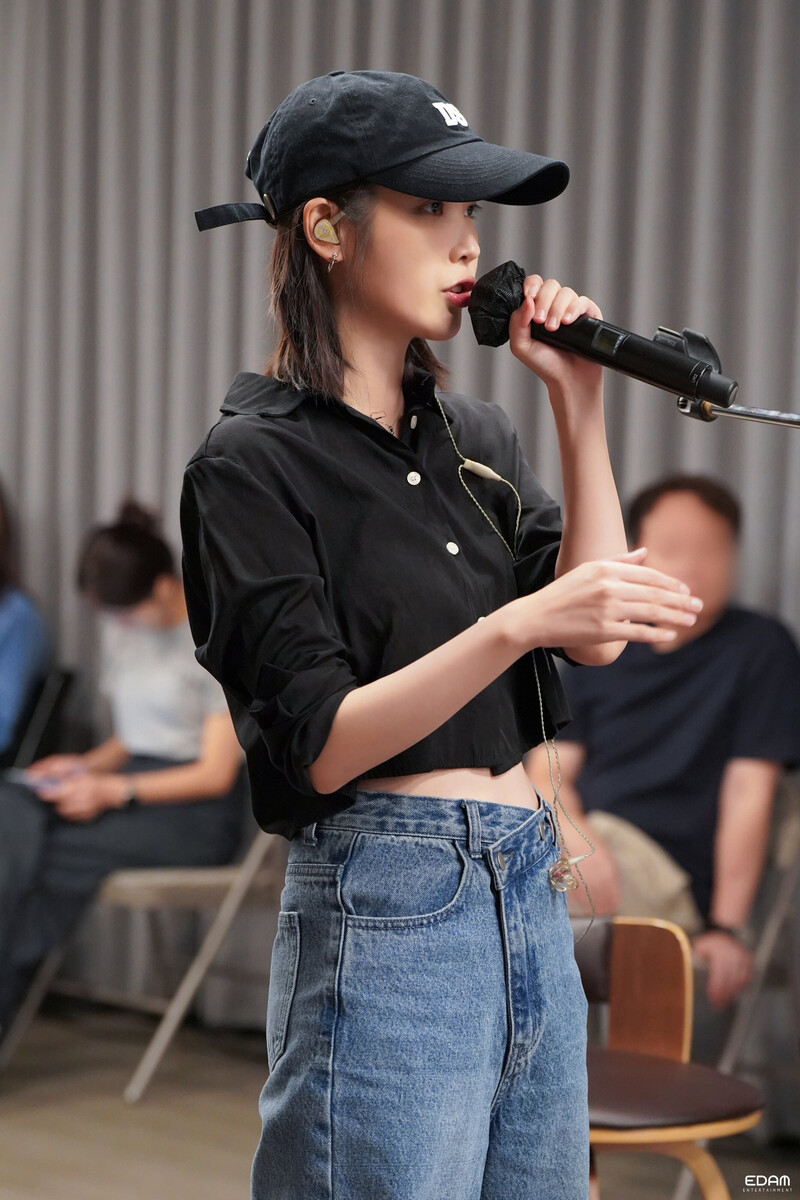 231016 EDAM Naver Post - IU - Fan Concert ' I+UN1VER5E' Behind documents 6