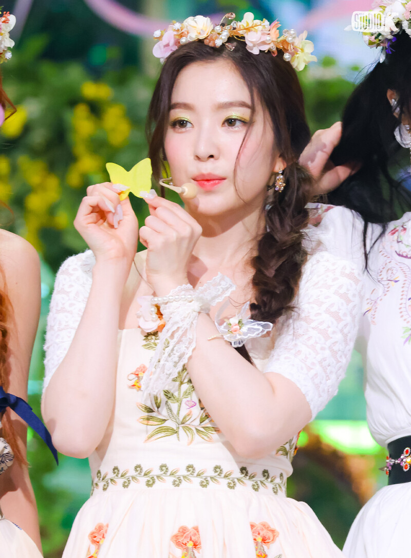 240628 Red Velvet Irene - 'Cosmic' at Music Bank documents 9