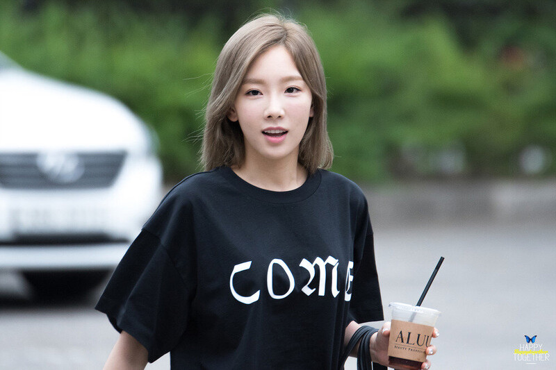 160701 Taeyeon at Music Bank documents 7