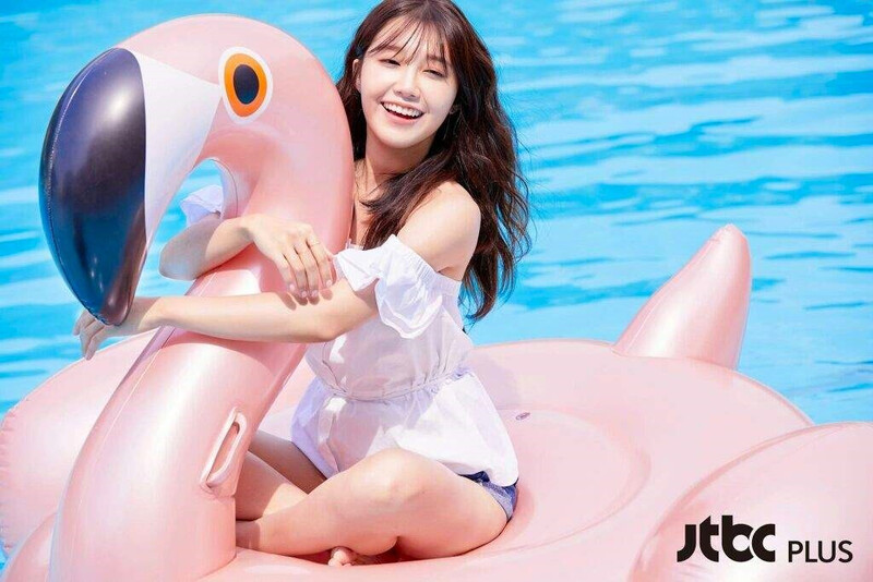 Apink EUNJI for 'Giverny x InStyle Magazine' June 2017 issue documents 1