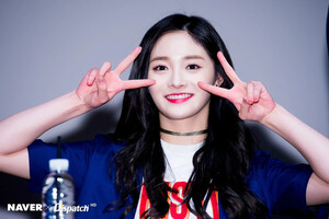 Pristin Kyulkyung - autograph session | Naver x Dispatch