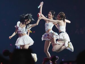 240316 SANA, CHAEYOUNG & MINA - TWICE “Ready To Be Once More” in Las Vegas