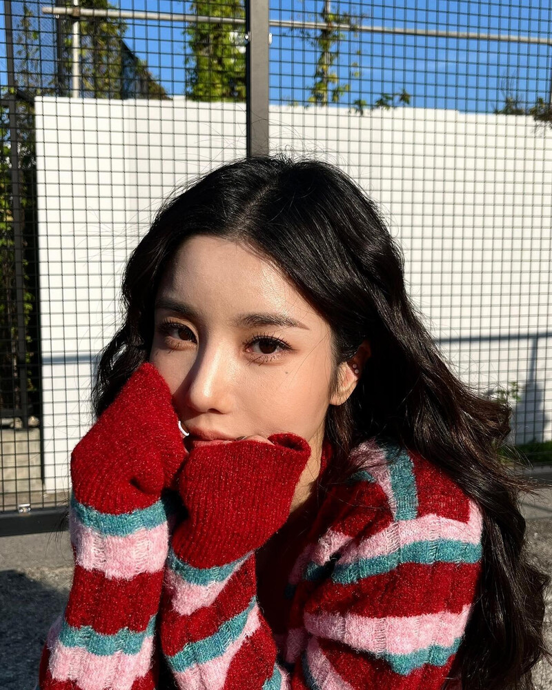 211025 Kwon Eunbi Instagram Update documents 2