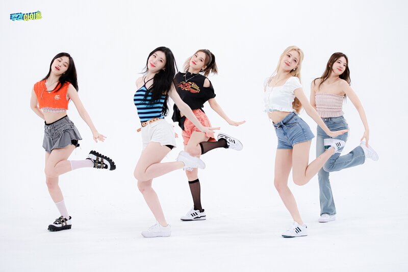 220720 MBC Naver - ITZY at Weekly Idol documents 5