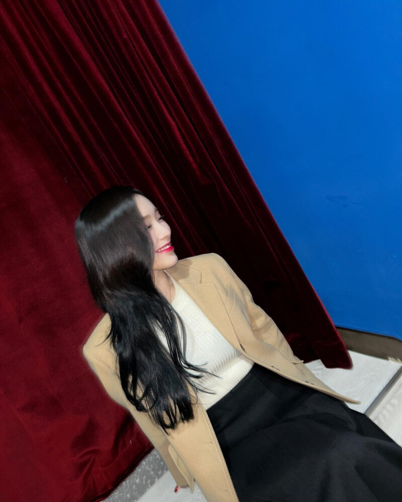 230410 Dreamcatcher Gahyeon Instagram Update documents 3