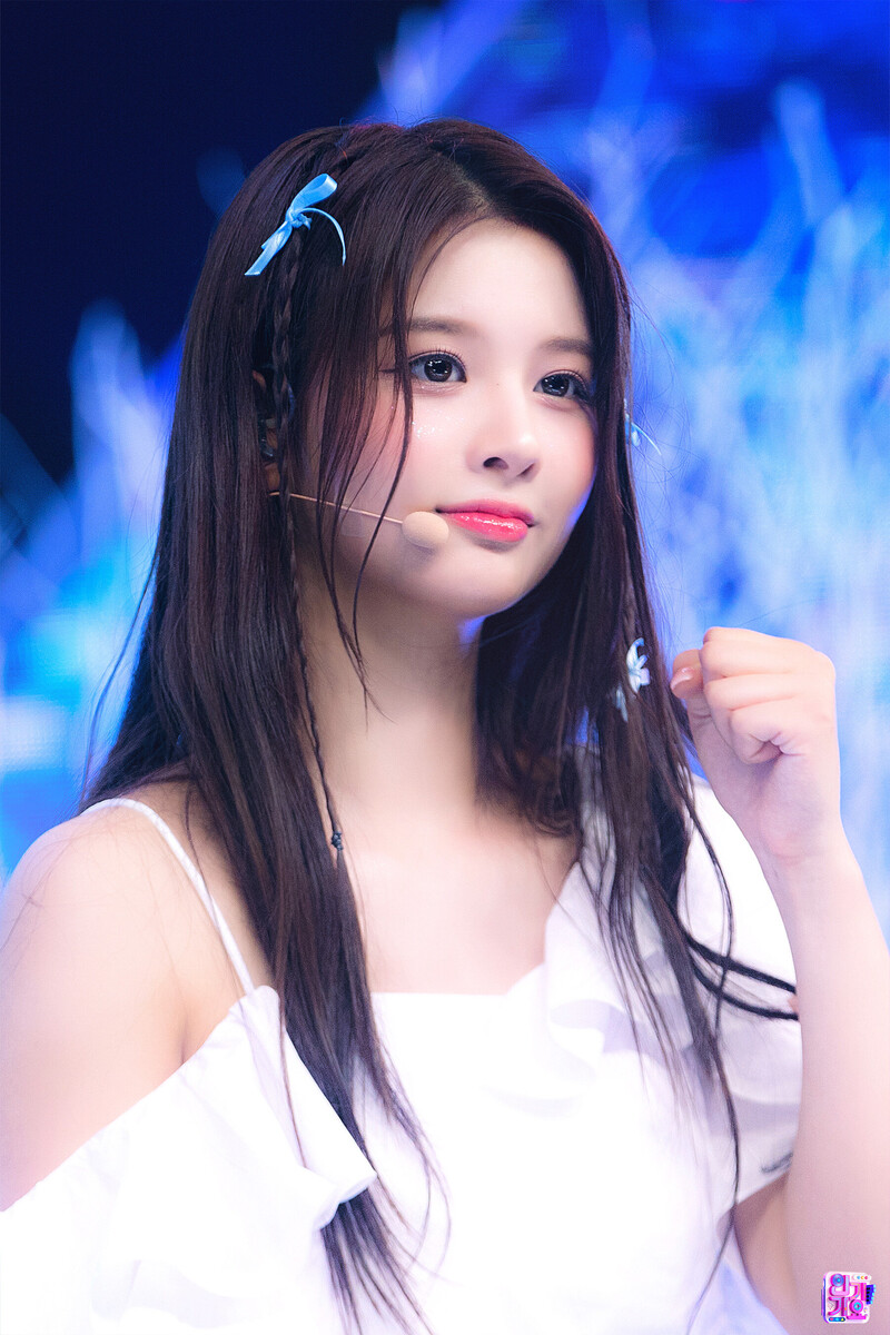 230716 NMIXX Sullyoon - 'Party O'Clock' at Inkigayo documents 1