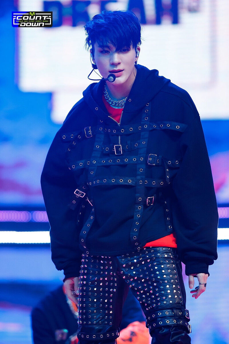 April 7, 2022 JENO- 'GLITCH MODE' at M COUNTDOWN documents 8