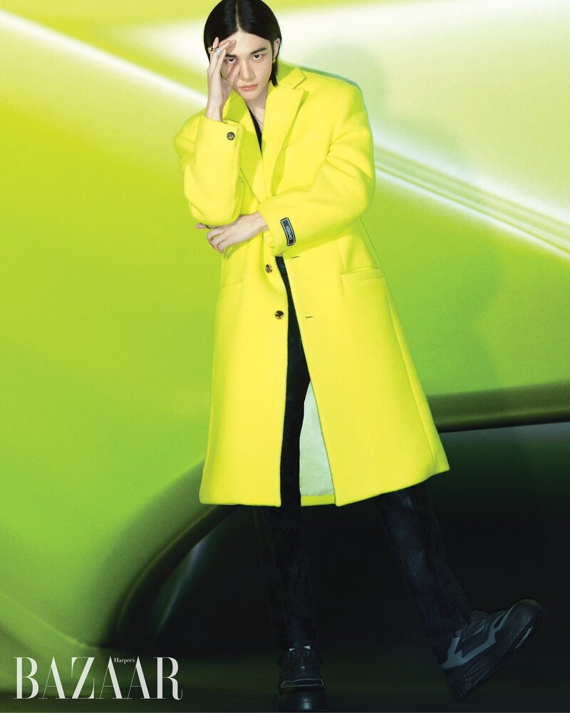 Stray Kids Hyunjin x Versace for Harper's Bazaar Korea December 2023 Issue documents 3