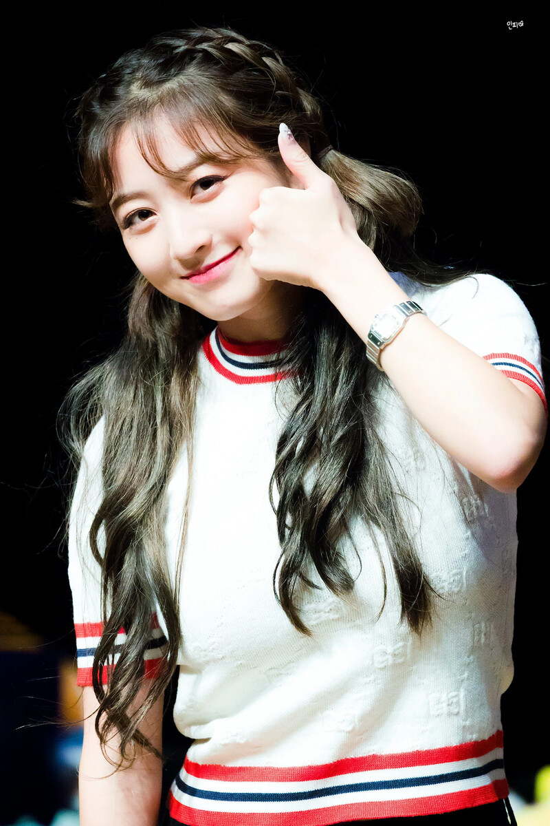 twice_infi-1182145754334294017-EGfTSZWUwAA21vp.jpg