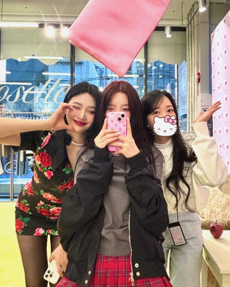 240309 Red Velvet Joy Instagram Update documents 27