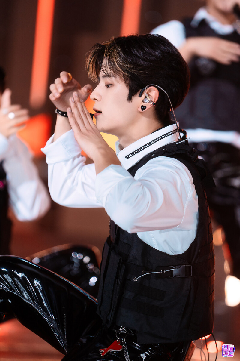 221023 StrayKids Seungmin - 'CASE 143' at Inkigayo documents 13