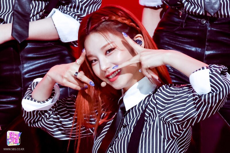 210523 ITZY - 'Sorry Not Sorry' at Inkigayo documents 8
