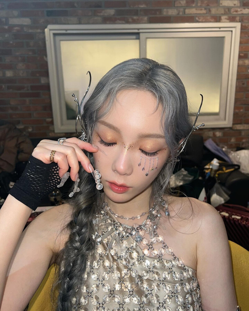 220226 Taeyeon Instagram Update documents 8