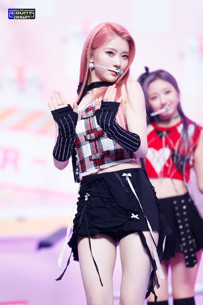 231012 Kep1er Xiaoting - 'Galileo' at M COUNTDOWN documents 5