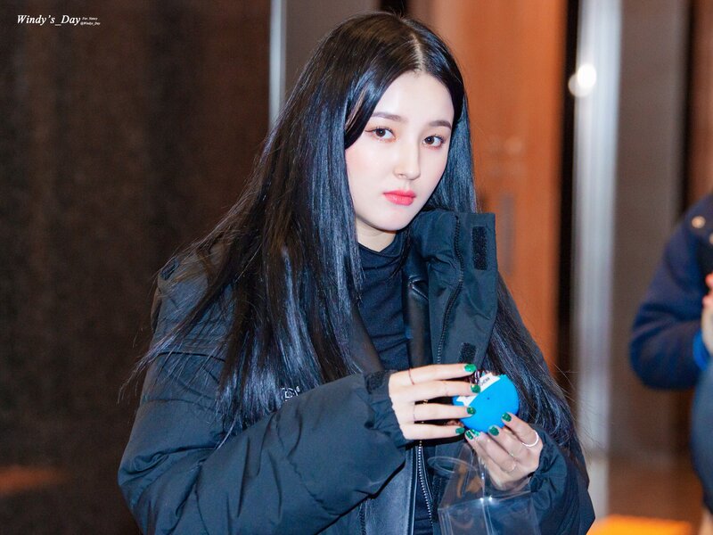 190322 Nancy on the way to Music Bank documents 3