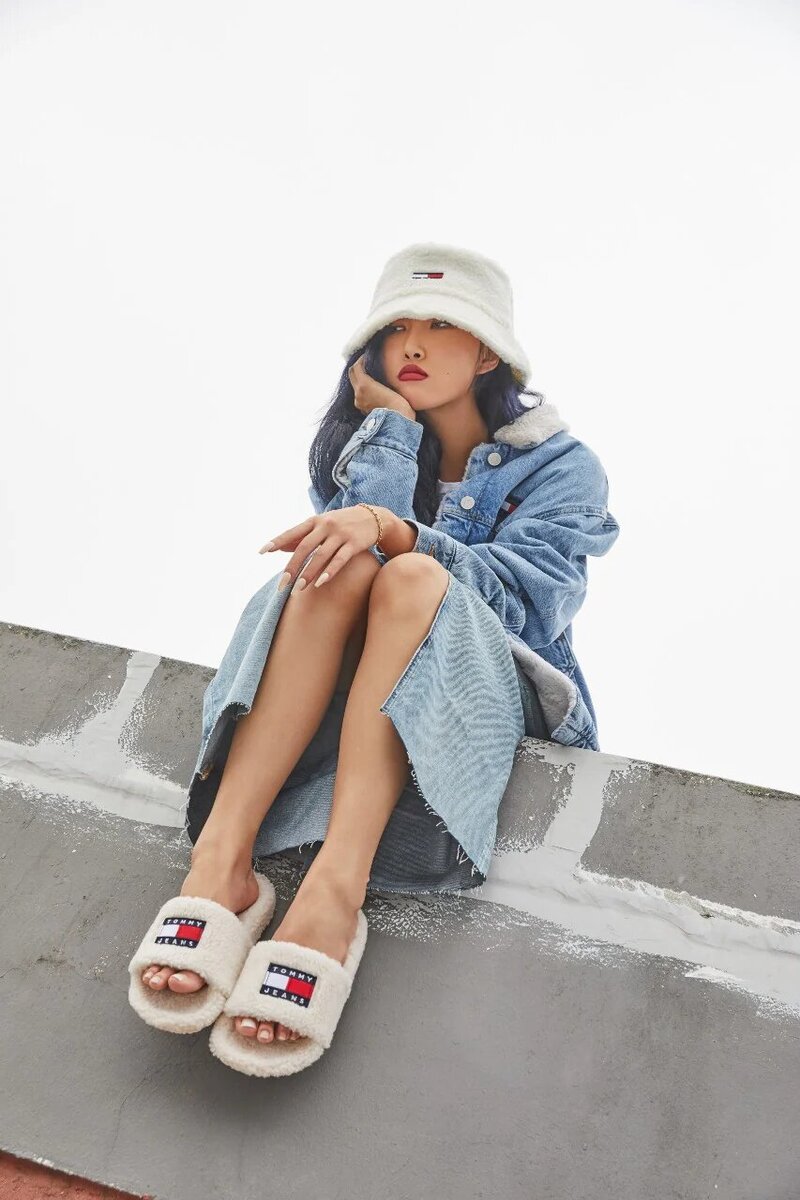 MAMAMOO's Hwasa for Tommy Hilfiger 2020 Fall Collection documents 11