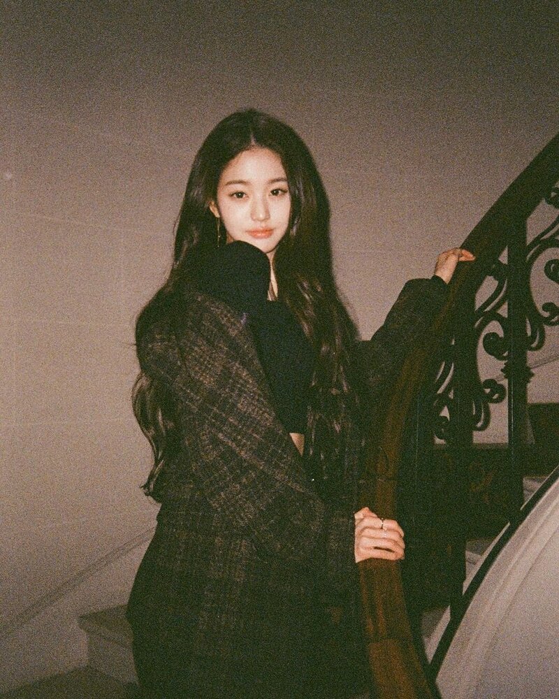 221027 IVE Wonyoung Instagram Update documents 2