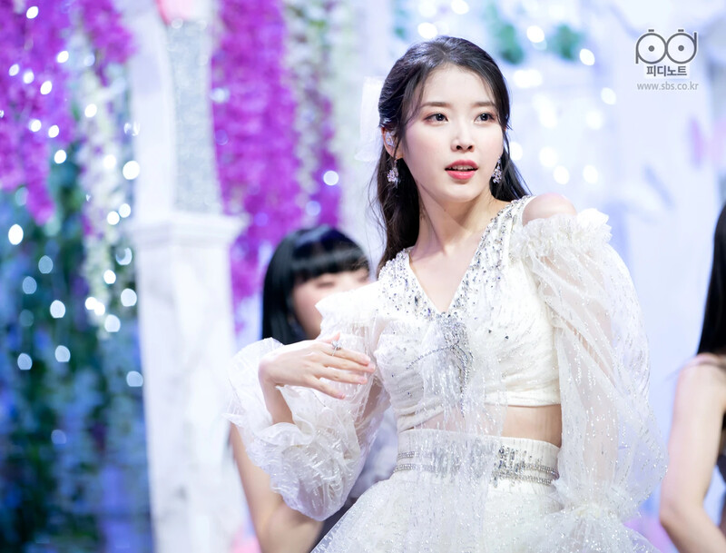 210328 IU - 'Coin' + 'LILAC' at Inkigayo documents 8