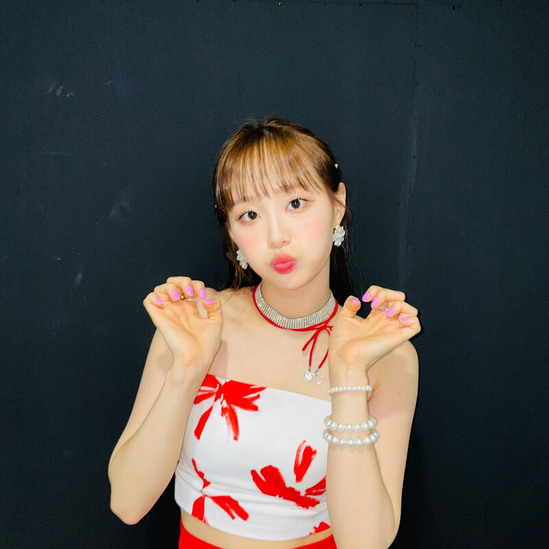 220629 LOONA Twitter Update - Chuu documents 2