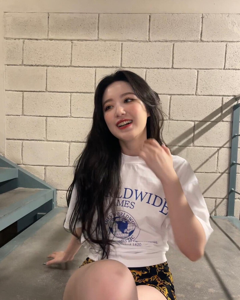 220818 (G)I-DLE Shuhua Instagram Update documents 9