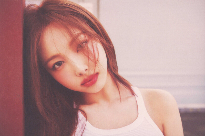 NAYEON 2nd Mini Album 'NA'  SCAN Photobook documents 21