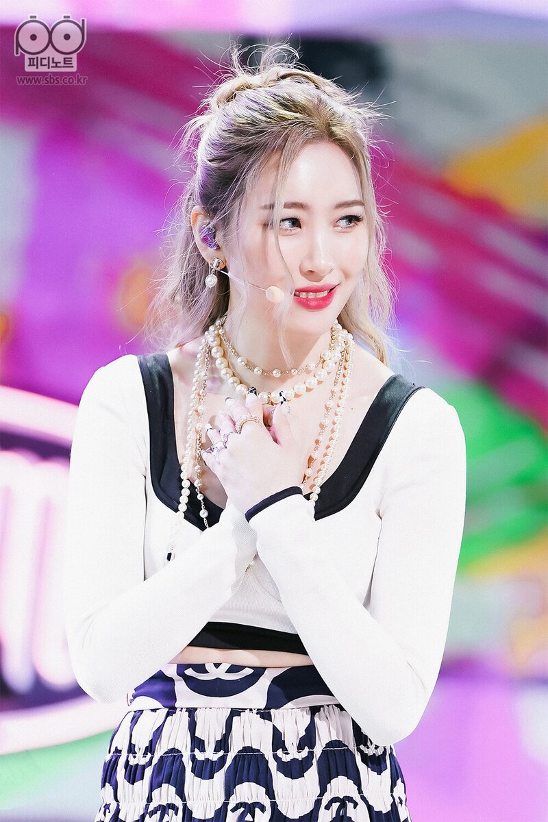 210808 Sunmi - 'You can't sit with us' + 'SUNNY' at Inkigayo documents 7