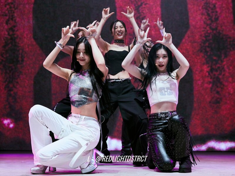 230520 ITZY - Head In The Clouds Festival documents 4