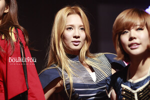 120901 Girls' Generation Hyoyeon at LOOK Concert & Fansign