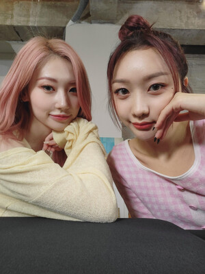 220621 SECRET NUMBER Weverse Update - Jinny & Minji