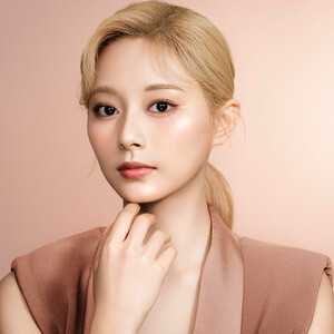 TWICE Tzuyu x Visée - ‘GLOW × SHADE’ Spring 2023