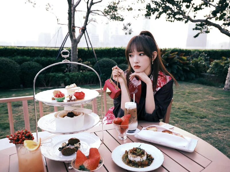 Cheng Xiao for Valentino 2022 SS Collection documents 2
