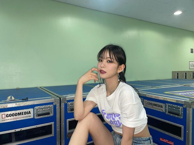 220424 fromis_9 Chaeyoung Instagram Update documents 1