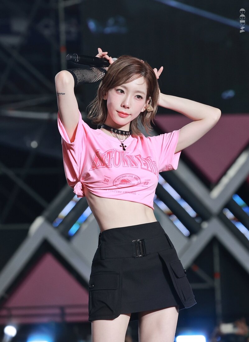 220820 Taeyeon at SMTOWN LIVE 2022: SMCU EXPRESS documents 6