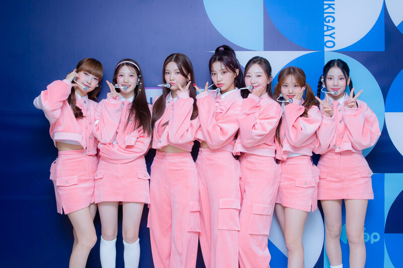 221127 SBS Twitter Update - CSR at Inkigayo Photo Wall documents 2